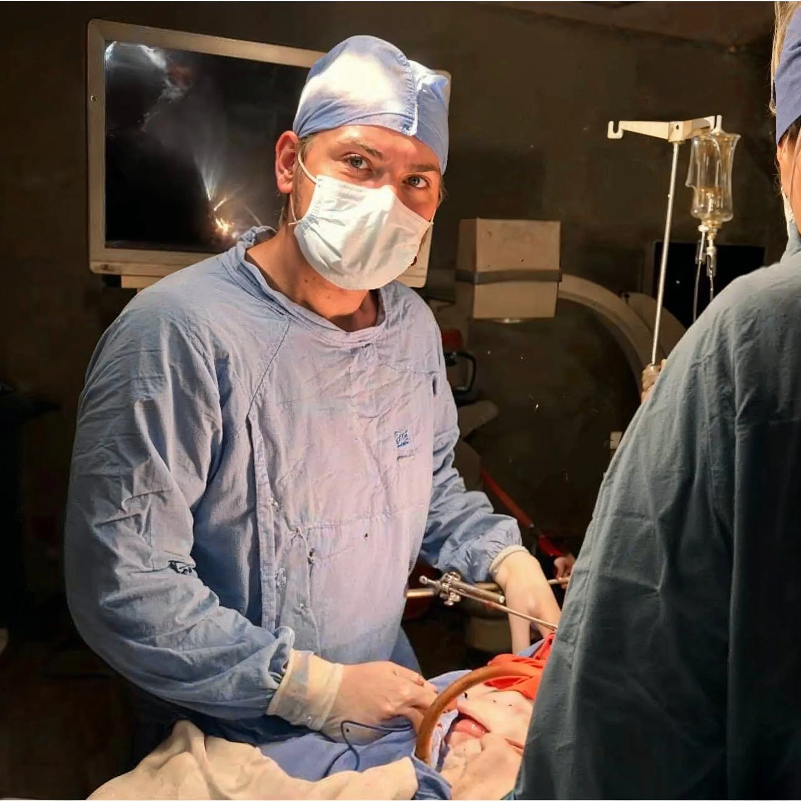 Retrato del Dr. Sebastian Rosental, cirujano hepatopancreatobiliar en CDMX